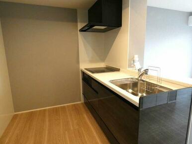 お料理好きに嬉しい３口のIＨコンロ！