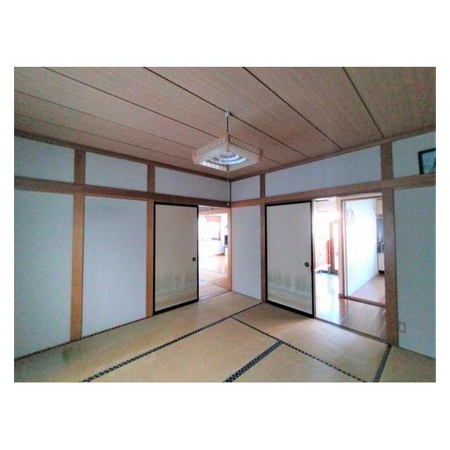 和室にも、原案にも行ける間取りです。