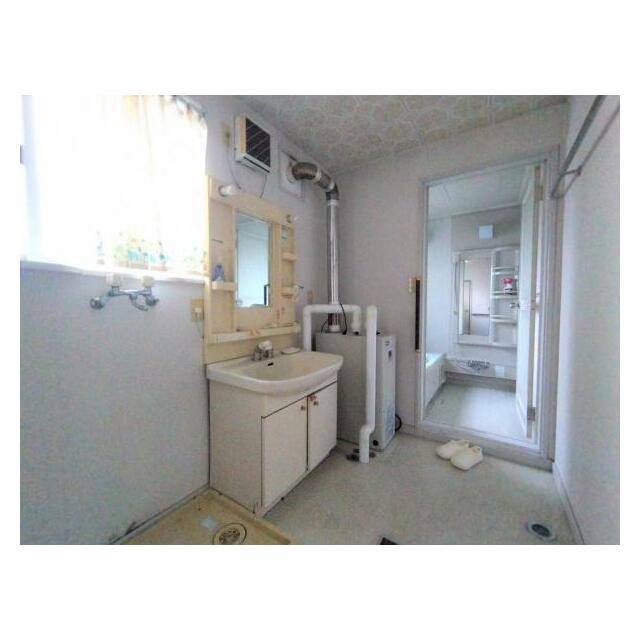 洗面・脱衣所は広々としています。