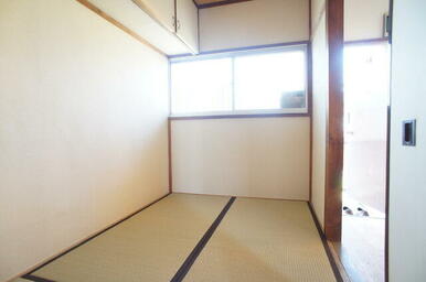 和室３帖☆しっとりと落ち着いた雰囲気の和室です。