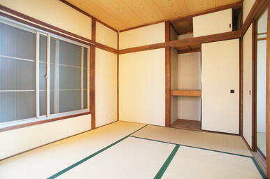 雨戸設置済みです♪旅行や遠出もこれで安心ですね！