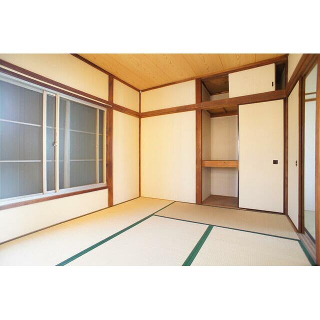 雨戸設置済みです♪旅行や遠出もこれで安心ですね！