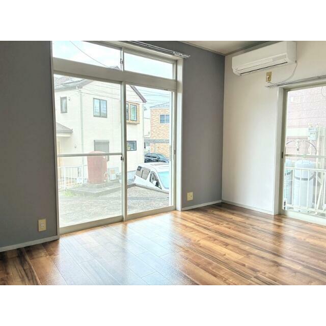 窓が大きく採光・通風良好です♪