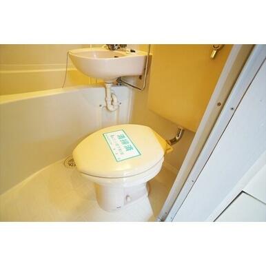 清潔感のあるトイレです