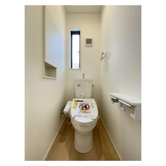 各階にトイレを完備！ゲスト用と使い分けもできますね＾＾