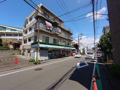 ファミリーマート横浜蒔田店