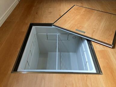 床下収納庫　新品交換済み