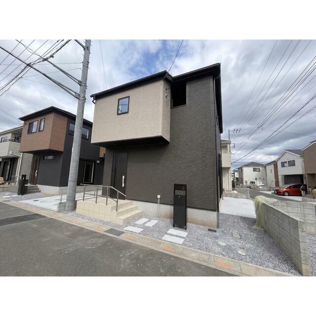 【９号棟】洗練されたツートンカラーが魅力の外観！