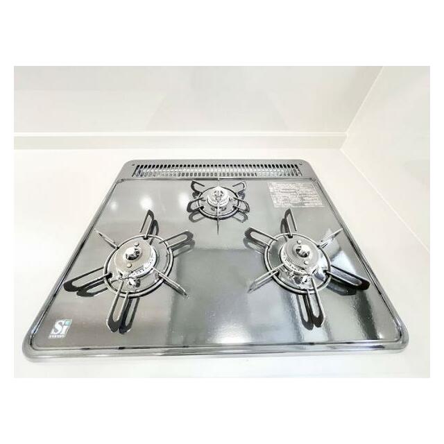 「キッチン」3口のガスコンロは新品交換済みです。