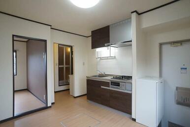 【ＤＫ】照明器具付きとなっております。