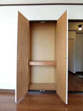 洋室に収納確保