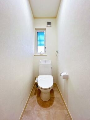 「１階トイレ」洗浄機付きトイレに新品交換済。