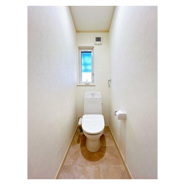「１階トイレ」洗浄機付きトイレに新品交換済。