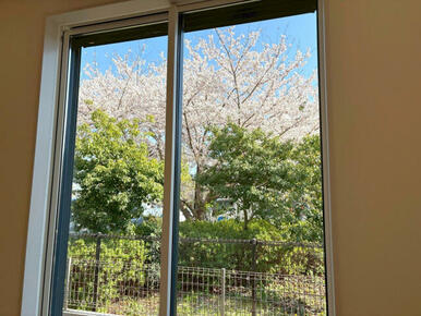 リビングからお花見ができます♪♪1号棟