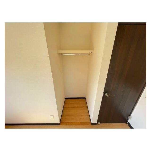 2階東側洋室収納