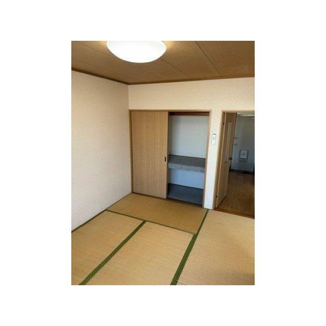 畳は、次の入居者の方が決まってから表替えをします。