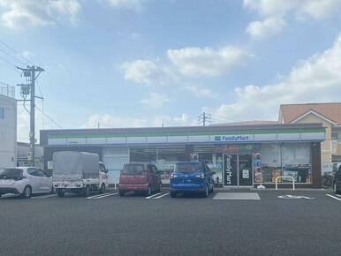 ファミリーマート朝宮公園前店