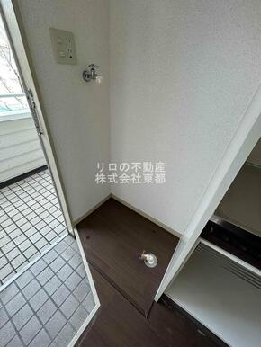 洗濯機置き場は室内にあるので雨に濡れる心配はありません。