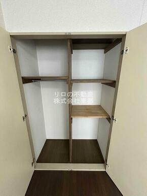 奥行のある収納付です！増えがちな荷物をもスッキリ収納できます☆