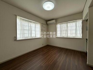２面採光なので、明るく風通しのよいお部屋です♪