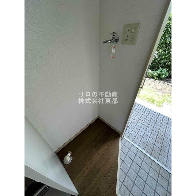 洗濯機置き場は室内にあるので雨に濡れる心配はありません。