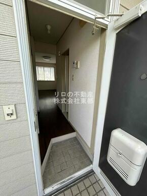 玄関から見たお部屋です☆