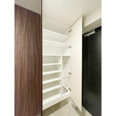 シューズボックス