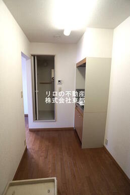 玄関から見たお部屋です♪