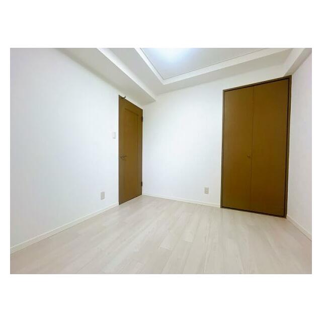 「約5帖洋室」クロス・フローリング交換済みです。