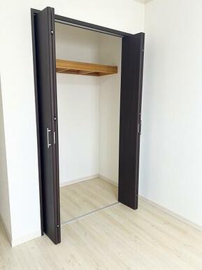 「北東側洋室約6畳」収納