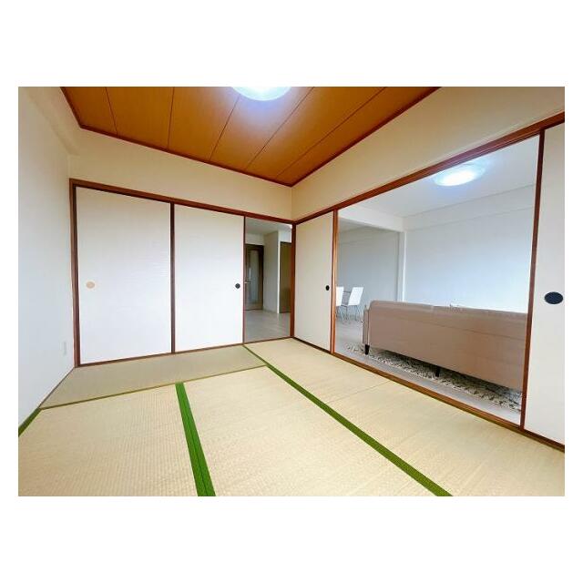 「和室」和室の襖を開けると空間を広々とお使いいただけます。