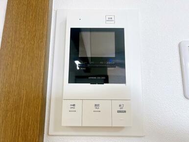 「インターホン」テレビモニター付きです。