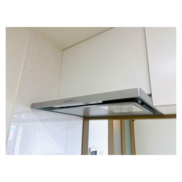 「キッチン」レンジフード新品交換済みです。