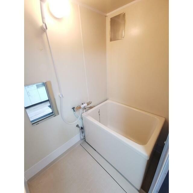 サーモ式水栓♪浴室鏡付いております♪