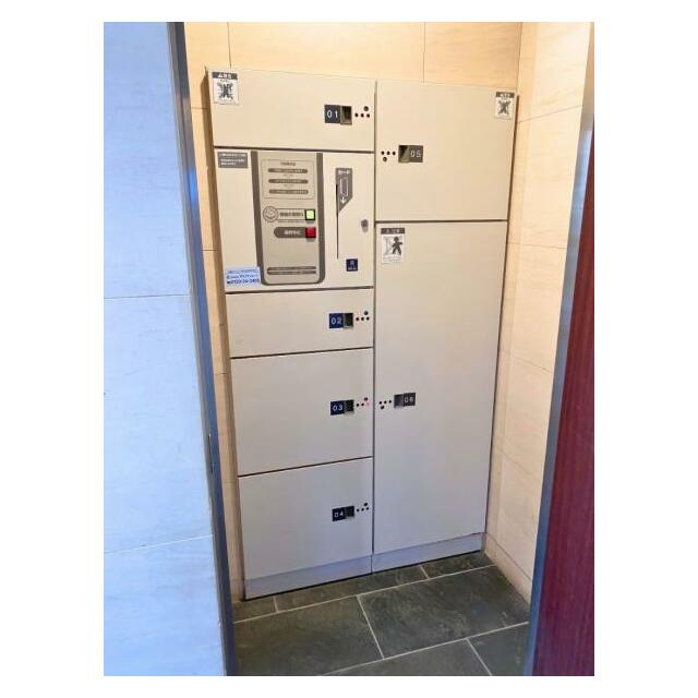 宅配ボックスを完備しており、不在時の受け取りが可能です。