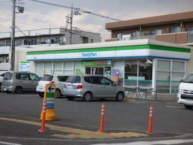 ファミリーマート日野栄町店