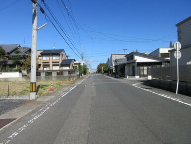 東側道路