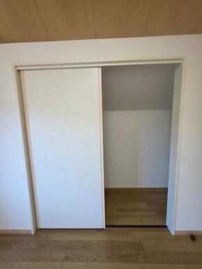 北西側洋室のクローゼット