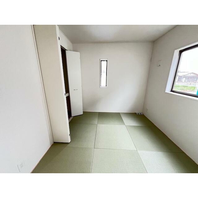 ※家具・調度品等はCG加工にて制作した配置イメージであり、本物件の価格には含まれません。