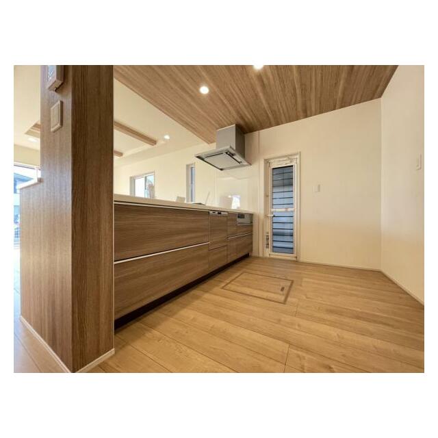 リビングの様子を見ながら家事ができるので小さなお子さまがいるご家庭も安心です＾＾