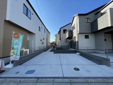 カースペース2台！並列駐車もできます＾＾