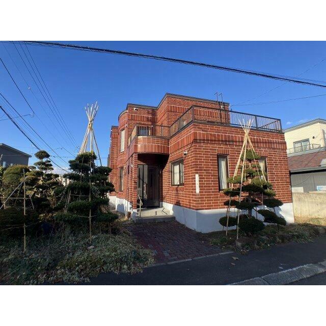 平成4年築、約60坪の敷地に佇む重厚感あるブロック造りの邸宅♪