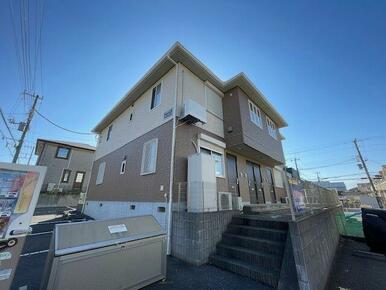 １階は専用庭、２階はバルコニーがございます♪