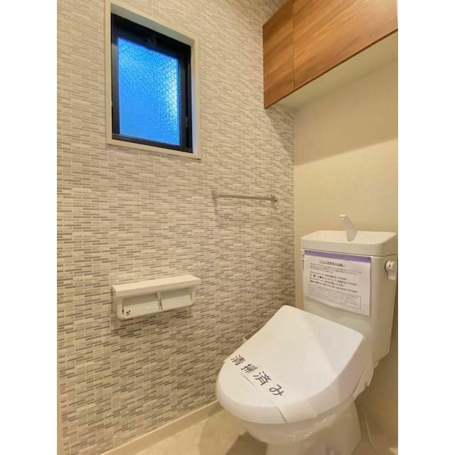 幅広い年齢層から支持されている今や必須アイテムの温水洗浄暖房便座♪冬場も便座が暖かくご使用いただけ…