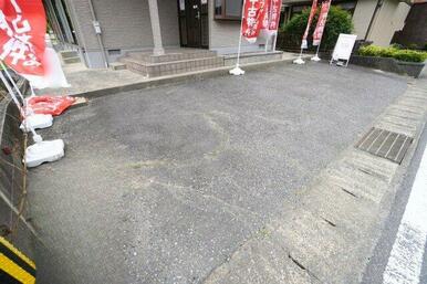 こちらには1台駐車可能！