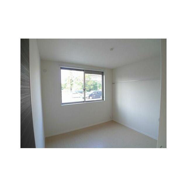 【洋室６．２帖】ハンマーでも貫通が難しい、強靭な中間膜を２枚のガラスの間に挟みこんでいる防犯合せガ…