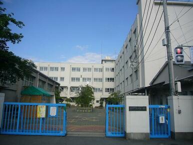 高槻市立西大冠小学校