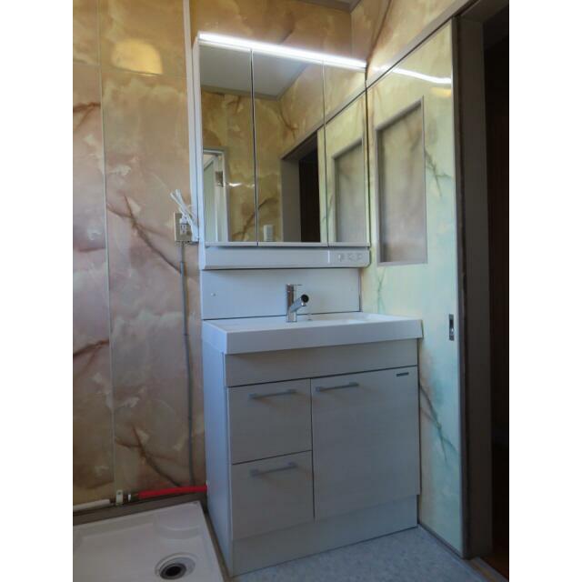 ３面鏡のシャンプードレッサー　新調