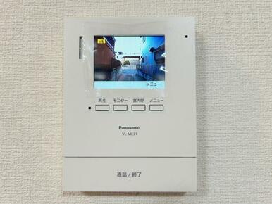 「モニター付きインターホン」新品に交換しております。