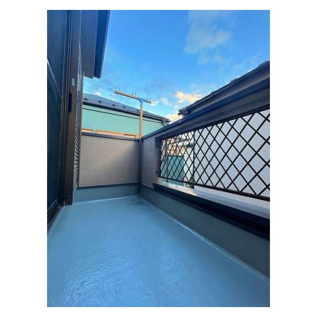 「バルコニー」南向きで日当たり良好です。